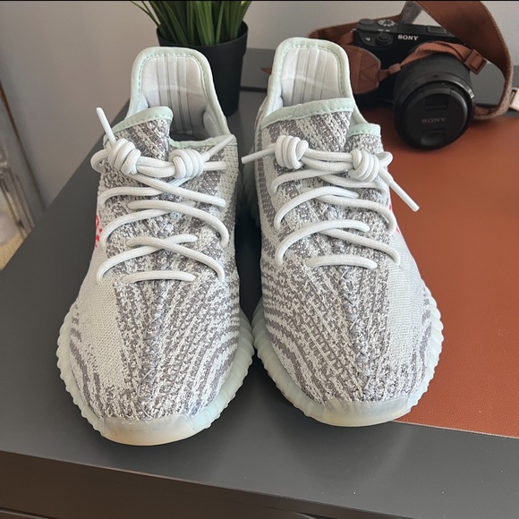 Yeezy 350 blue tint size 9.5 lightly used  10x - Picture 2 of 3